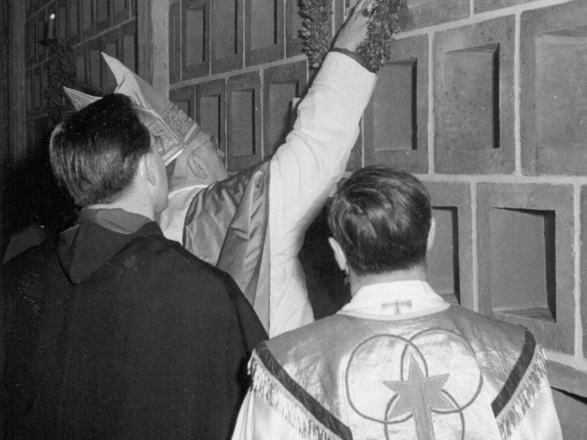Feierliche Weihe und Indienststellung der Kirche