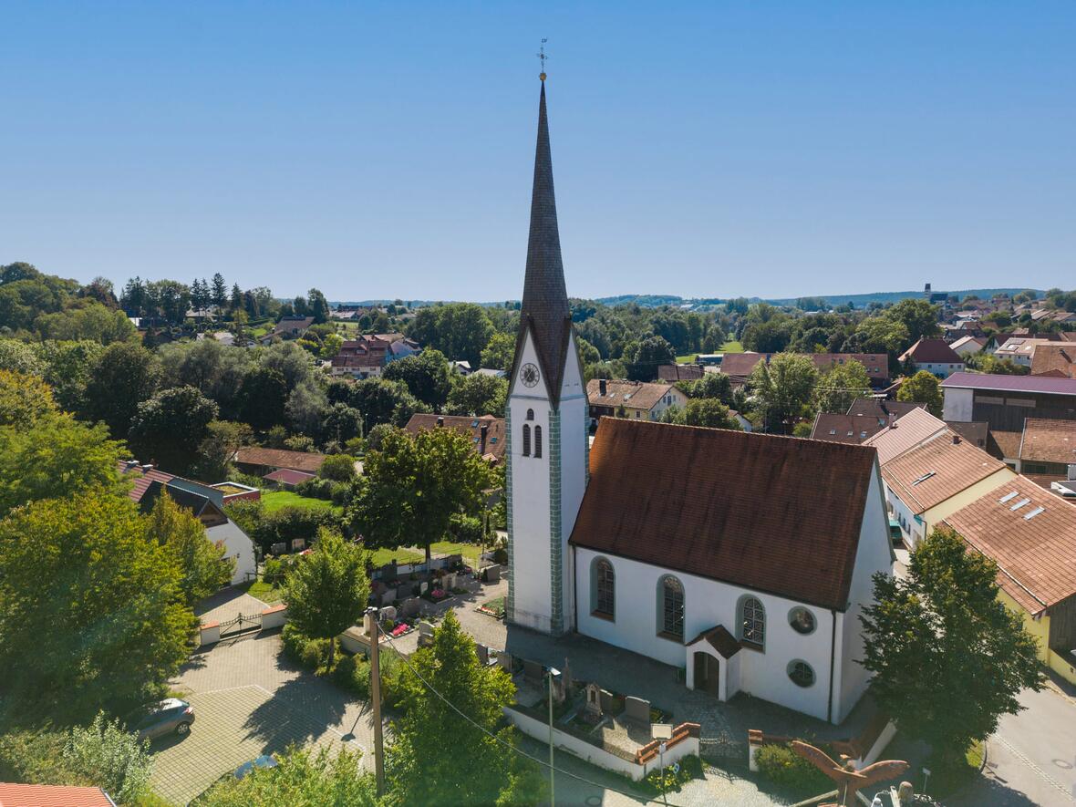 809a_unterfinning-pfarrkirche-mariae-schmerzen-la